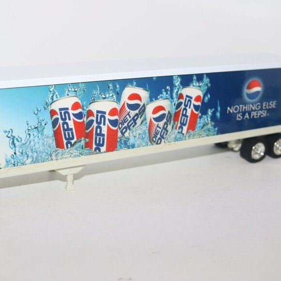 Matchbox Gold Collection King Size Rigs Pepsi truck with box - Picture 3 of 12